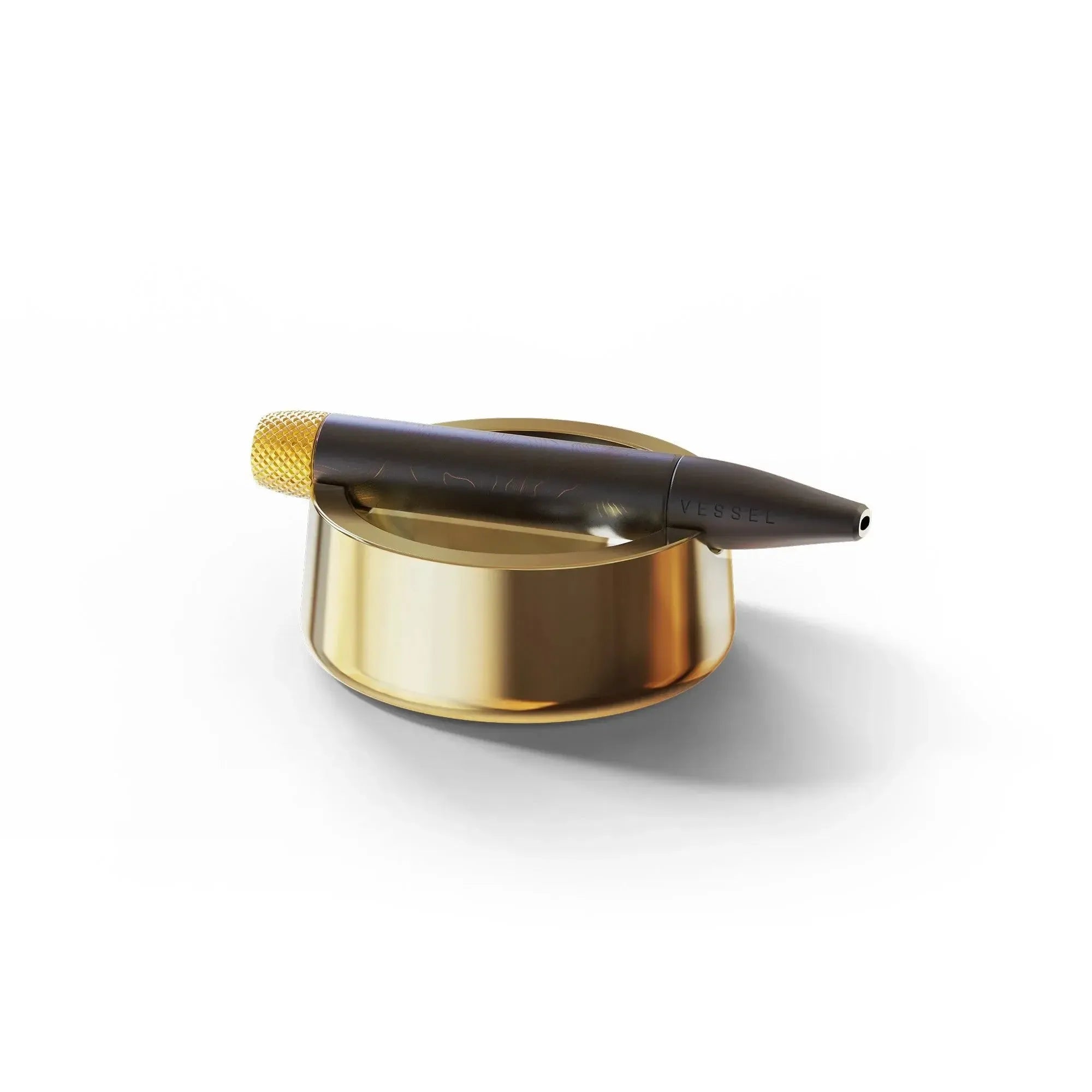 Cinzeiro dourado com vaporizador de recipiente